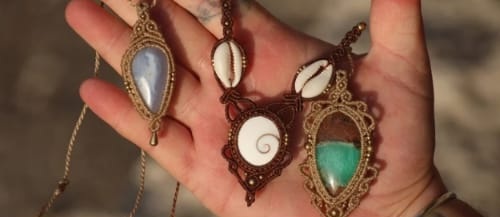 Handgeknüpfter Schmuck